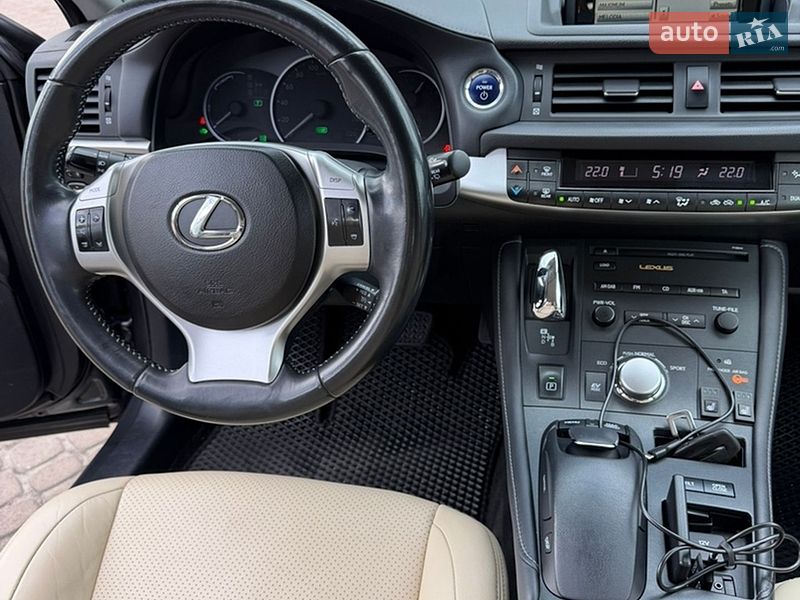 Хэтчбек Lexus CT 2011 в Львове