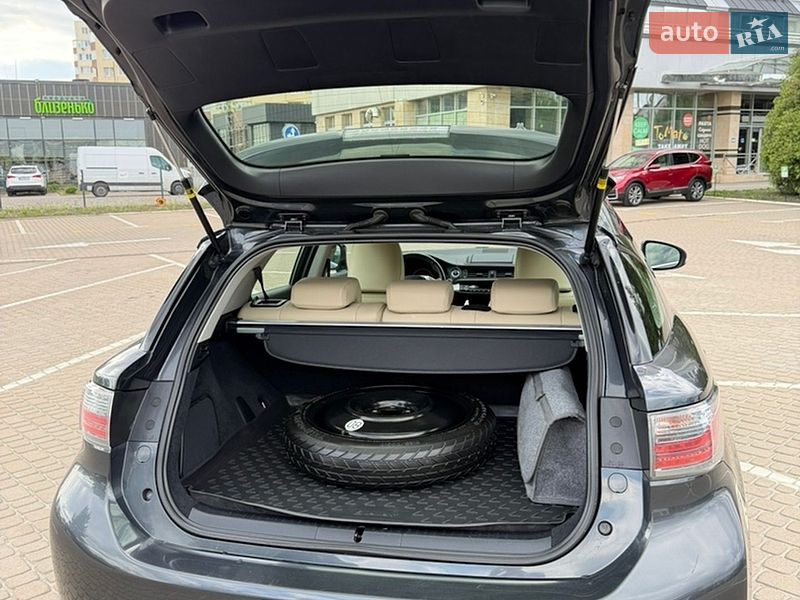 Хэтчбек Lexus CT 2011 в Львове