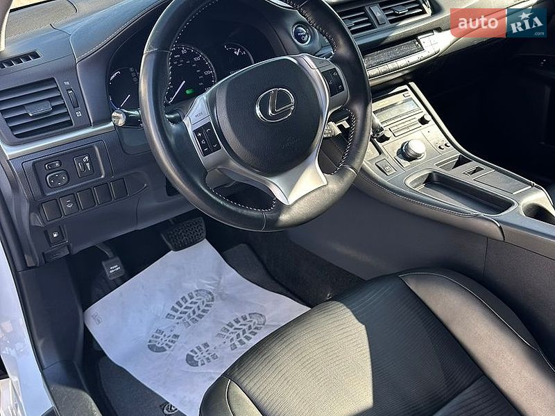 Хэтчбек Lexus CT 2011 в Луцке