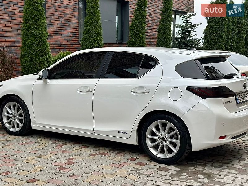 Хэтчбек Lexus CT 2011 в Тернополе