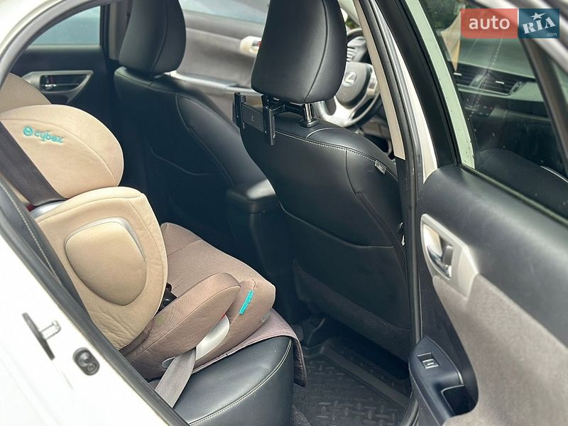 Хэтчбек Lexus CT 2011 в Тернополе