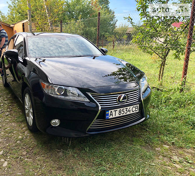 Седан Lexus ES 2013 в Івано-Франківську