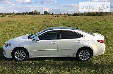 Седан Lexus ES 2013 в Житомире