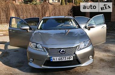 Седан Lexus ES 2014 в Обухове