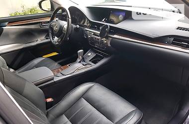 Седан Lexus ES 2016 в 