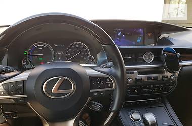 Седан Lexus ES 2016 в 