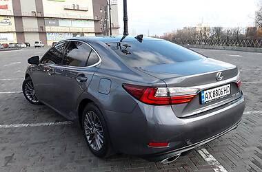 Седан Lexus ES 2018 в Харкові