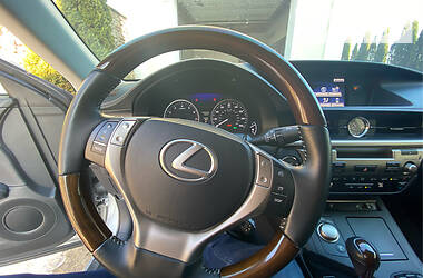 Седан Lexus ES 2013 в 