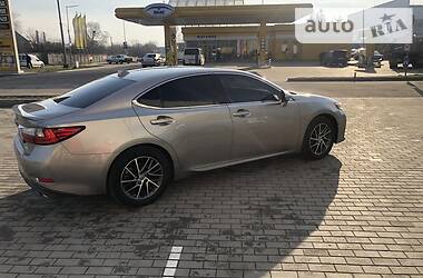 Седан Lexus ES 2017 в Рівному