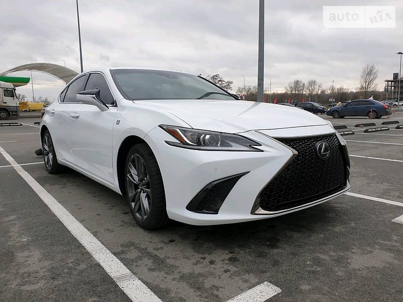 Седан Lexus ES 2019 в Киеве