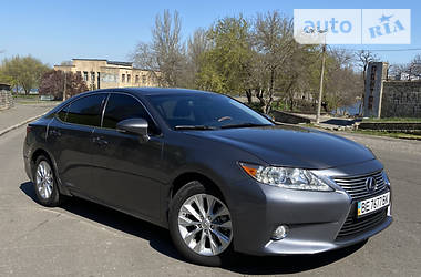 Седан Lexus ES 2012 в 