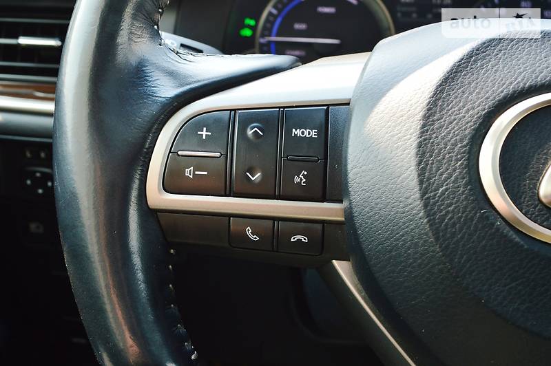 Седан Lexus ES 2016 в Одесі