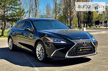 Седан Lexus ES 2019 в 