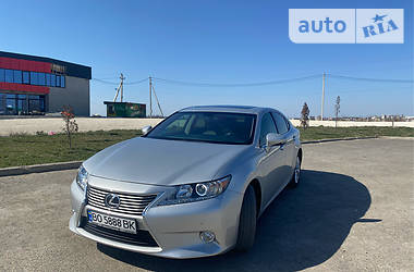 Седан Lexus ES 2013 в 