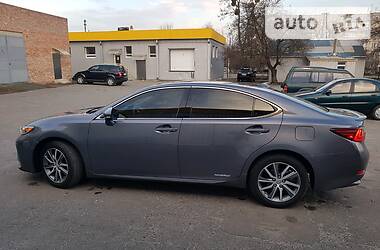 Седан Lexus ES 2016 в 