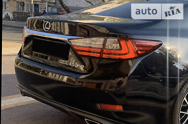 Седан Lexus ES 2015 в 
