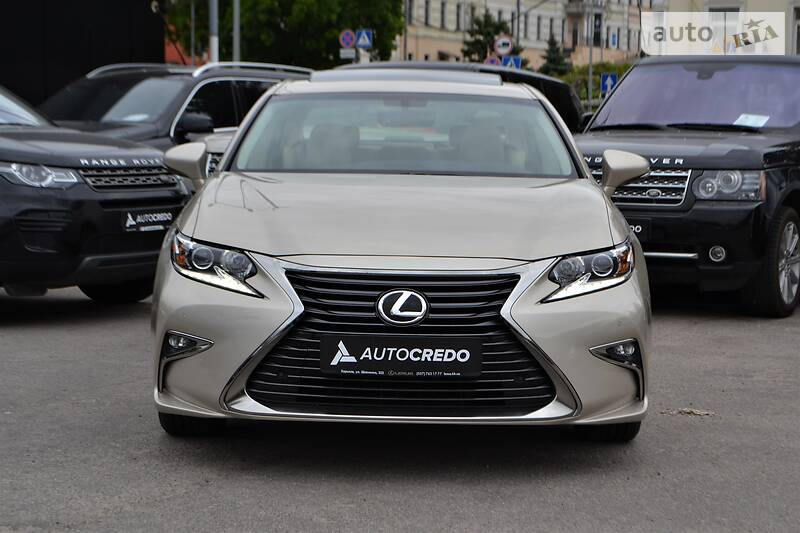 Седан Lexus ES 2016 в Харкові