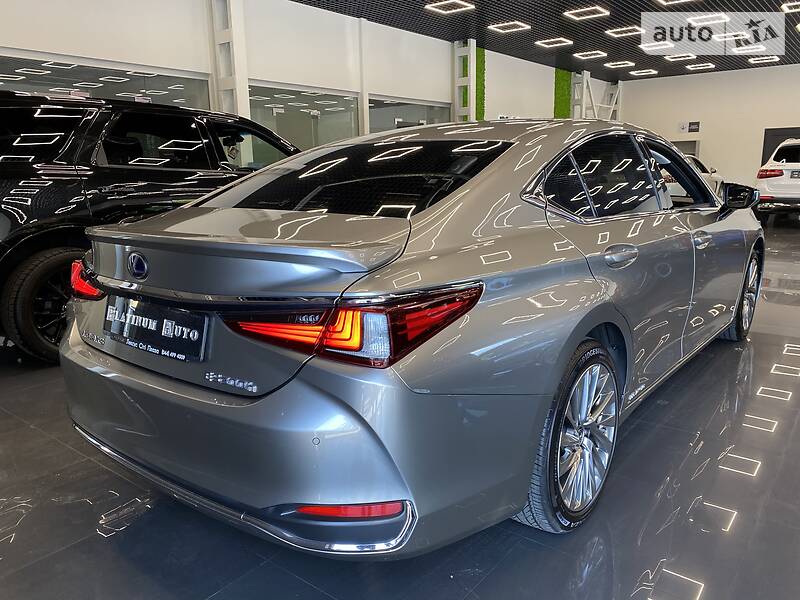 Седан Lexus ES 2018 в Одесі