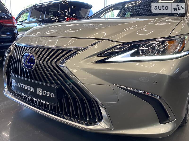 Седан Lexus ES 2018 в Одесі