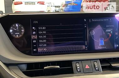 Седан Lexus ES 2018 в 