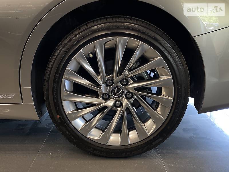 Седан Lexus ES 2018 в Одесі