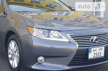 Седан Lexus ES 2013 в Полтаве