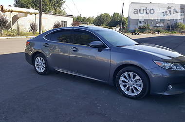 Седан Lexus ES 2013 в Полтаве