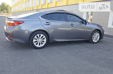 Седан Lexus ES 2013 в Полтаве