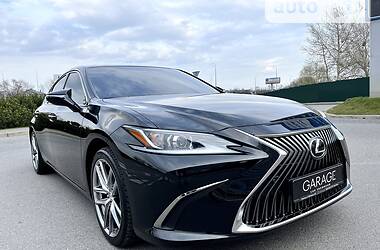 Седан Lexus ES 2019 в Киеве