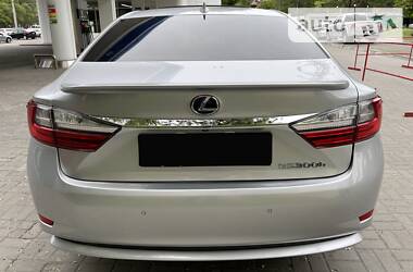 Седан Lexus ES 2015 в Днепре