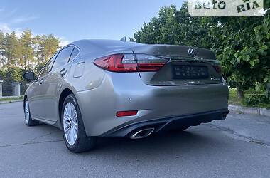 Седан Lexus ES 2017 в Умани