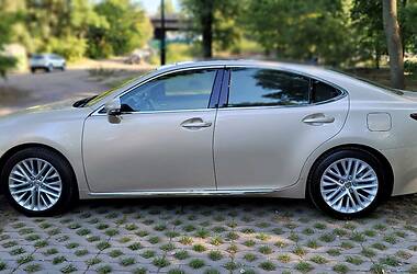 Седан Lexus ES 2014 в Киеве