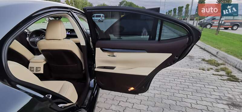 Седан Lexus ES 2017 в Хмельницькому
