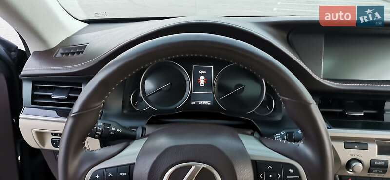 Седан Lexus ES 2017 в Хмельницькому