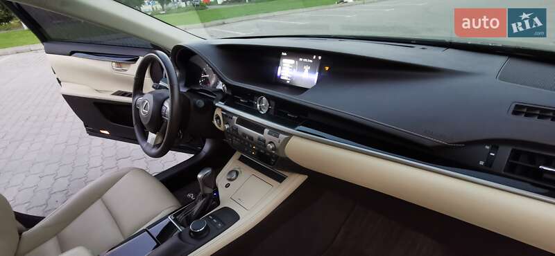 Седан Lexus ES 2017 в Хмельницькому