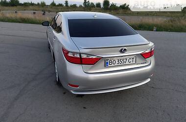 Седан Lexus ES 2013 в Тернополе