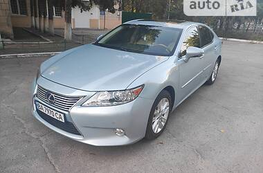 Седан Lexus ES 2012 в Кропивницком