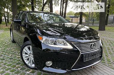 Седан Lexus ES 2013 в Харкові