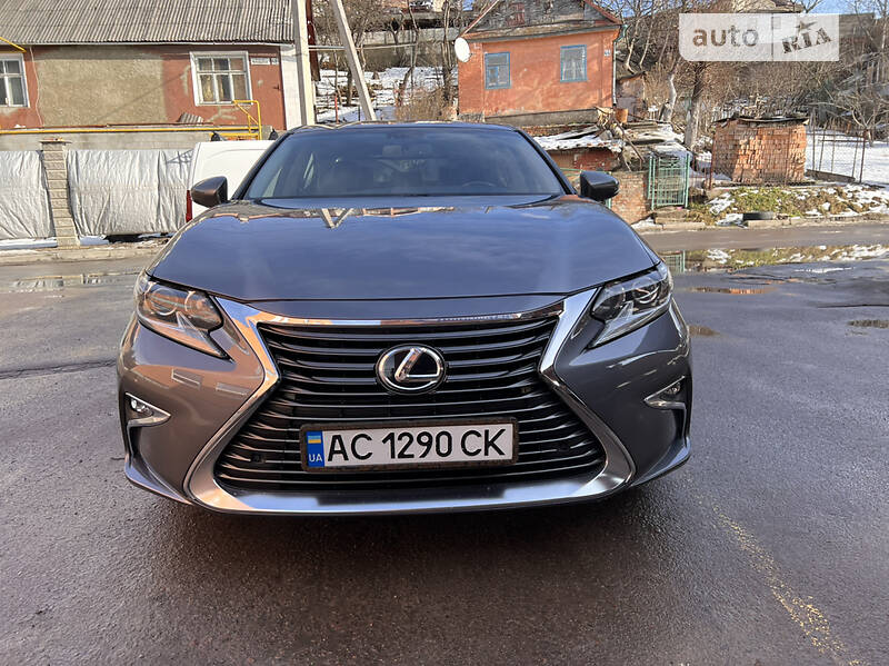 Седан Lexus ES 2014 в Ровно
