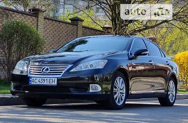 Седан Lexus ES 2011 в Луцке