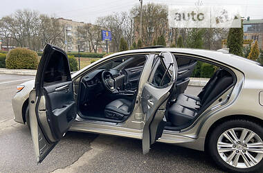 Седан Lexus ES 2014 в Кропивницком