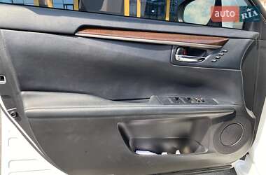 Седан Lexus ES 2014 в Києві