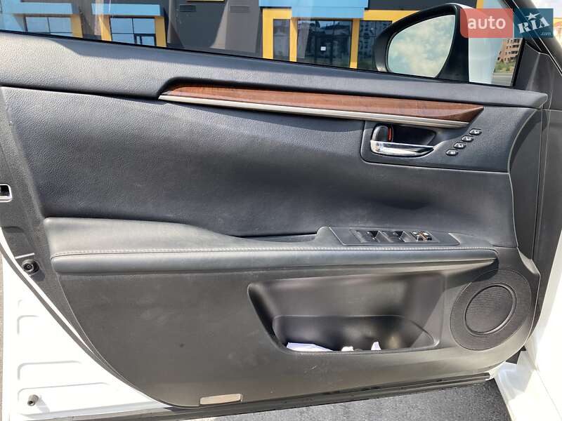 Седан Lexus ES 2014 в Киеве фото 3 Седан Lexus ES 2014 в Киеве