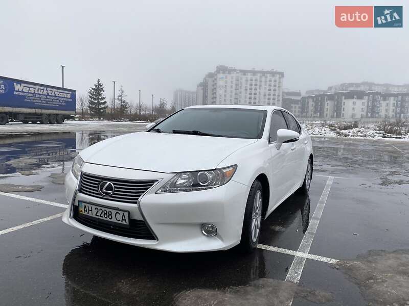 Седан Lexus ES 2014 в Киеве фото 28 Седан Lexus ES 2014 в Киеве