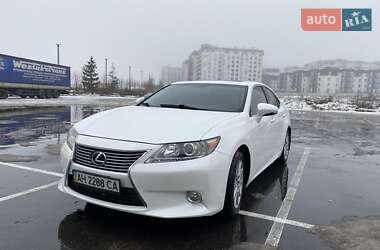 Седан Lexus ES 2014 в Киеве