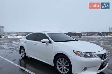 Седан Lexus ES 2014 в Киеве