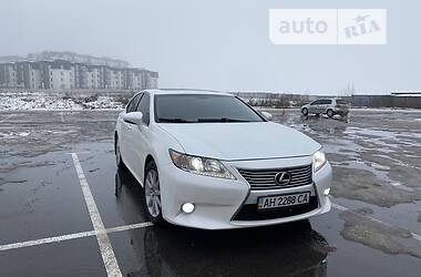 Седан Lexus ES 2014 в Киеве