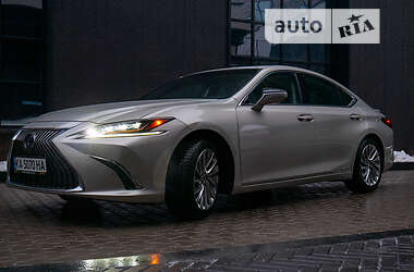 Седан Lexus ES 2020 в Киеве