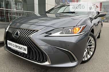 Седан Lexus ES 2020 в Киеве