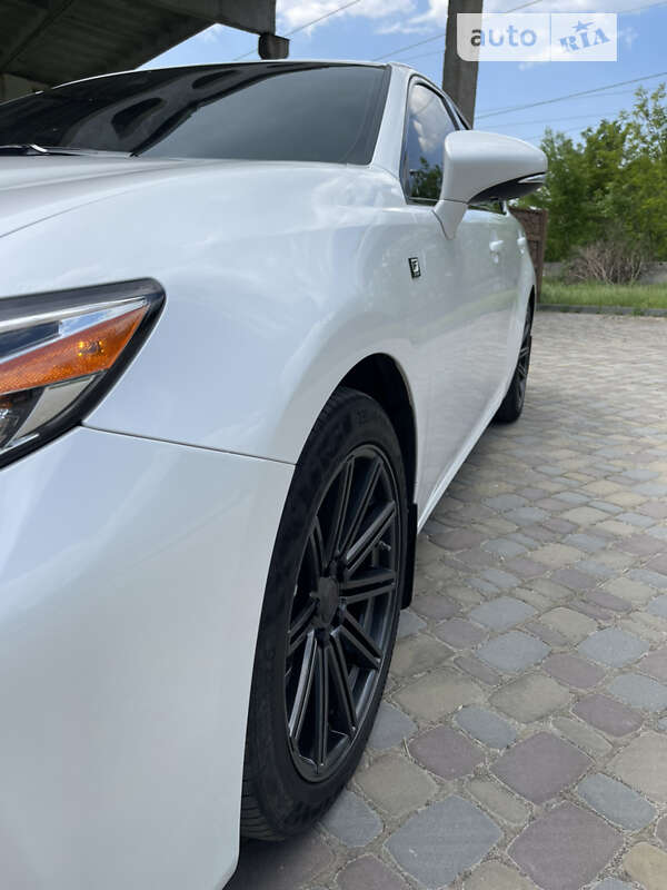 Седан Lexus ES 2017 в Запорожье